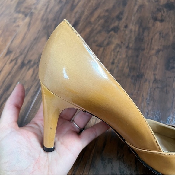 Stuart Weitzman • Turalu pumps heels tan patent leather grosgrain knot peep toe - Picture 10 of 12